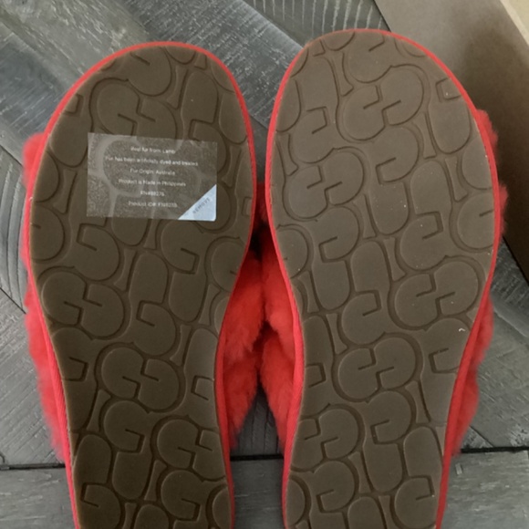 UGG® Scuffita Fluffy Slip-On Sandals - Picture 7 of 9